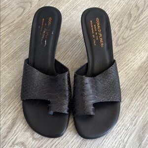 Donald J. Pliner Black Valore Slide Sandals Size 8 - New Without Box
